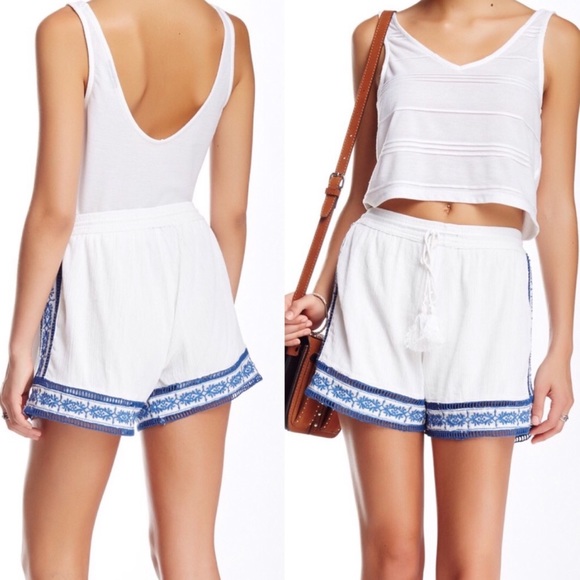 Romeo & Juliet Couture Pants - NWT Romeo & Juliet Embroidered Shorts Sz S $108